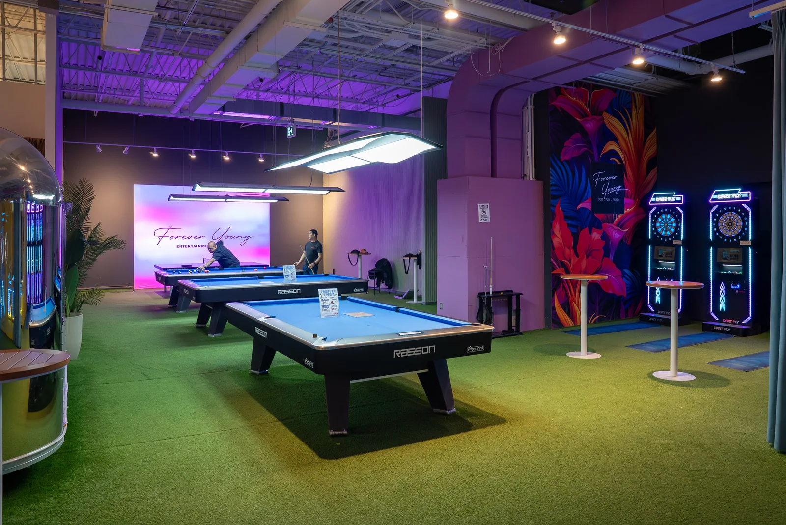 Billiards lounge